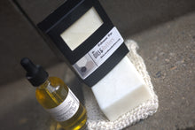Load image into Gallery viewer, Babassu Shampoo Bar and oil Combo